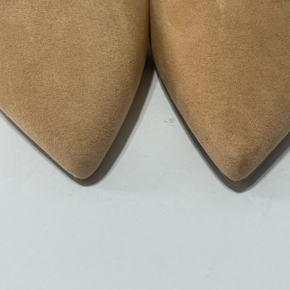 Jessica Simpson Tan and Silver Stiletto Heels - Picture 3 of 6